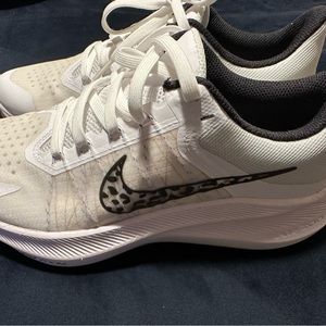 Women’s Nike Zoom Winflo size 8.5 brand new